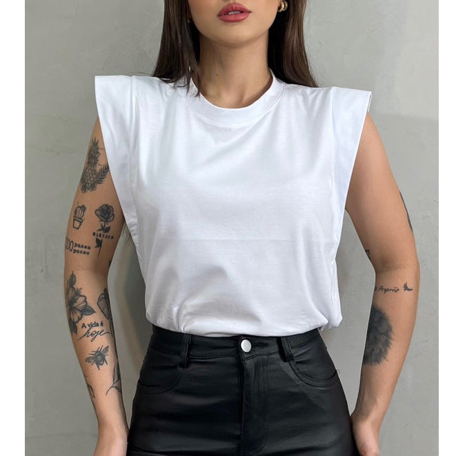 Camiseta Básica Branca com Detalhe Lateral - Sinônimo de Conforto e Estilo - Kaype Store