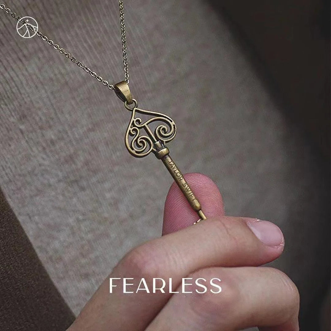 Colar Fearless com caixa - Taylor Swift - Kaype Store